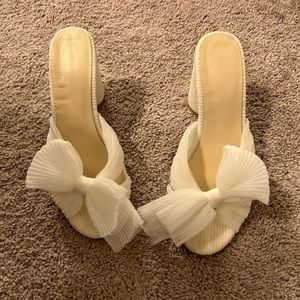 Loeffler Randall DUPES white bow heels